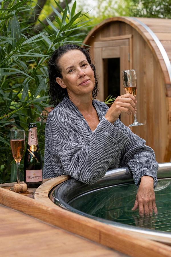 Escale Rochelaise B&B, Spa Bain Nordique Et Sauna Tonneau ラ・ロシェル エクステリア 写真