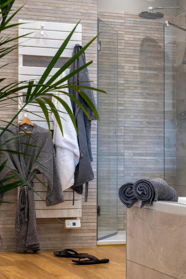 Escale Rochelaise B&B, Spa Bain Nordique Et Sauna Tonneau ラ・ロシェル エクステリア 写真